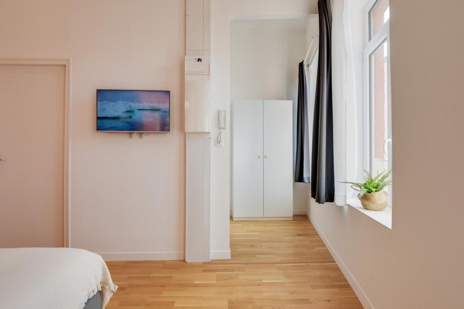 Apartment Centre -