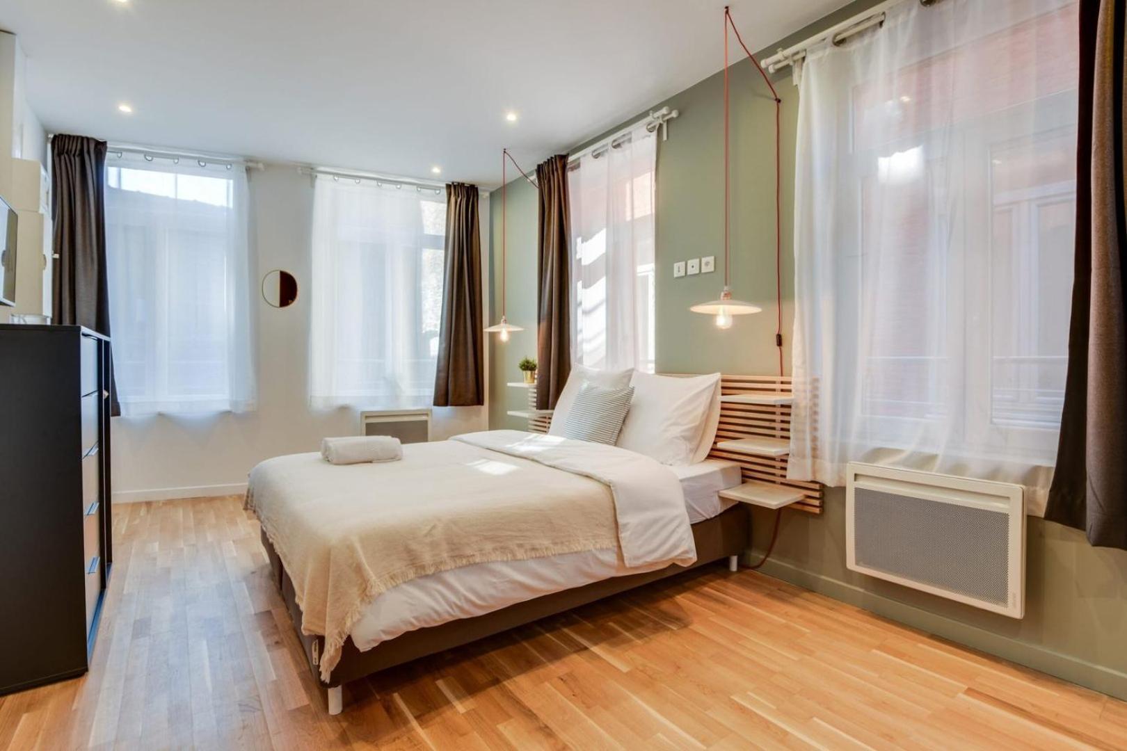 Apartment Centre - *